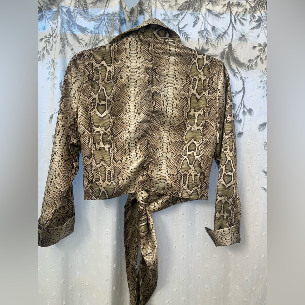 Snake Print Wrap Crop Top - Picture 6 of 6